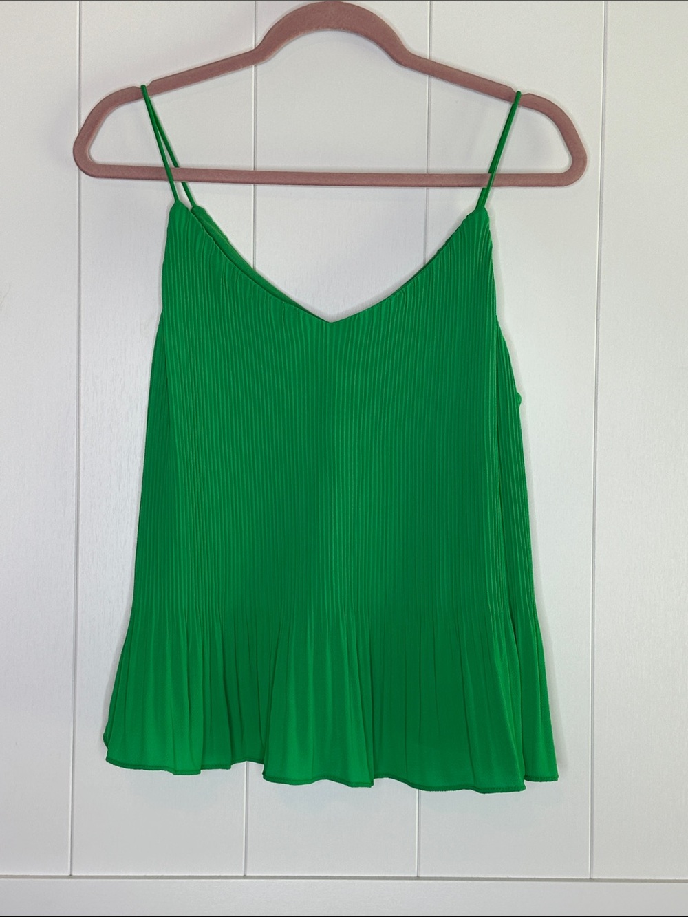 Women's Green Pleated V-Neck Spaghetti Strap Camisole Size Small